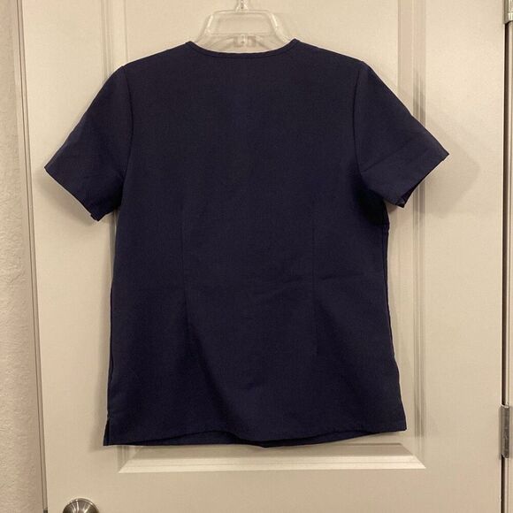 Figs scrub top size medium  - Picture 2 of 5